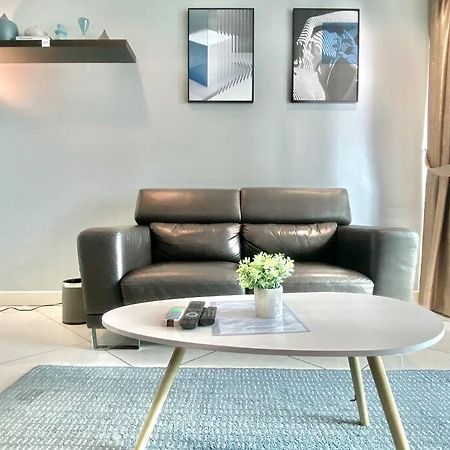 Mansion One Suites - Seaview Modern 2 Bedroom Suites George Town Buitenkant foto