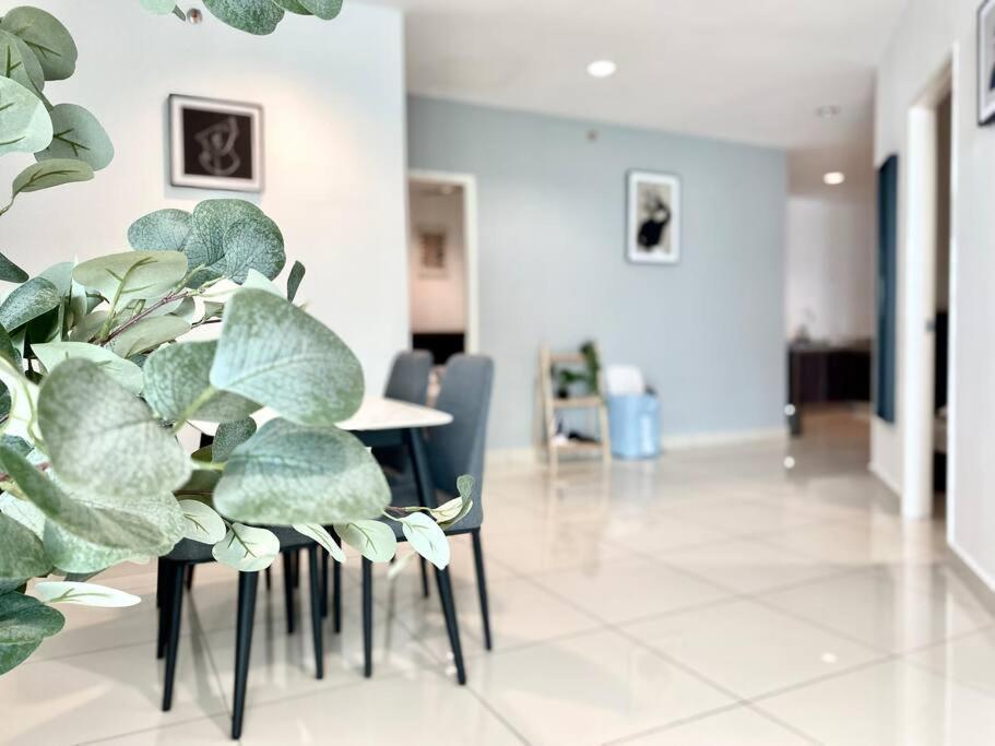 Mansion One Suites - Seaview Modern 2 Bedroom Suites George Town Buitenkant foto